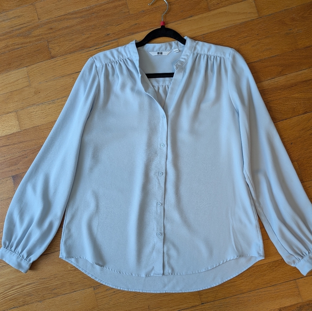 58.Uniqlo Light blue Gray Women's‎ Blouse